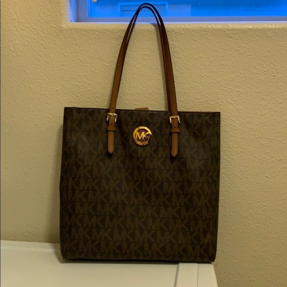 Michael Kors Purse - Picture 1 of 3